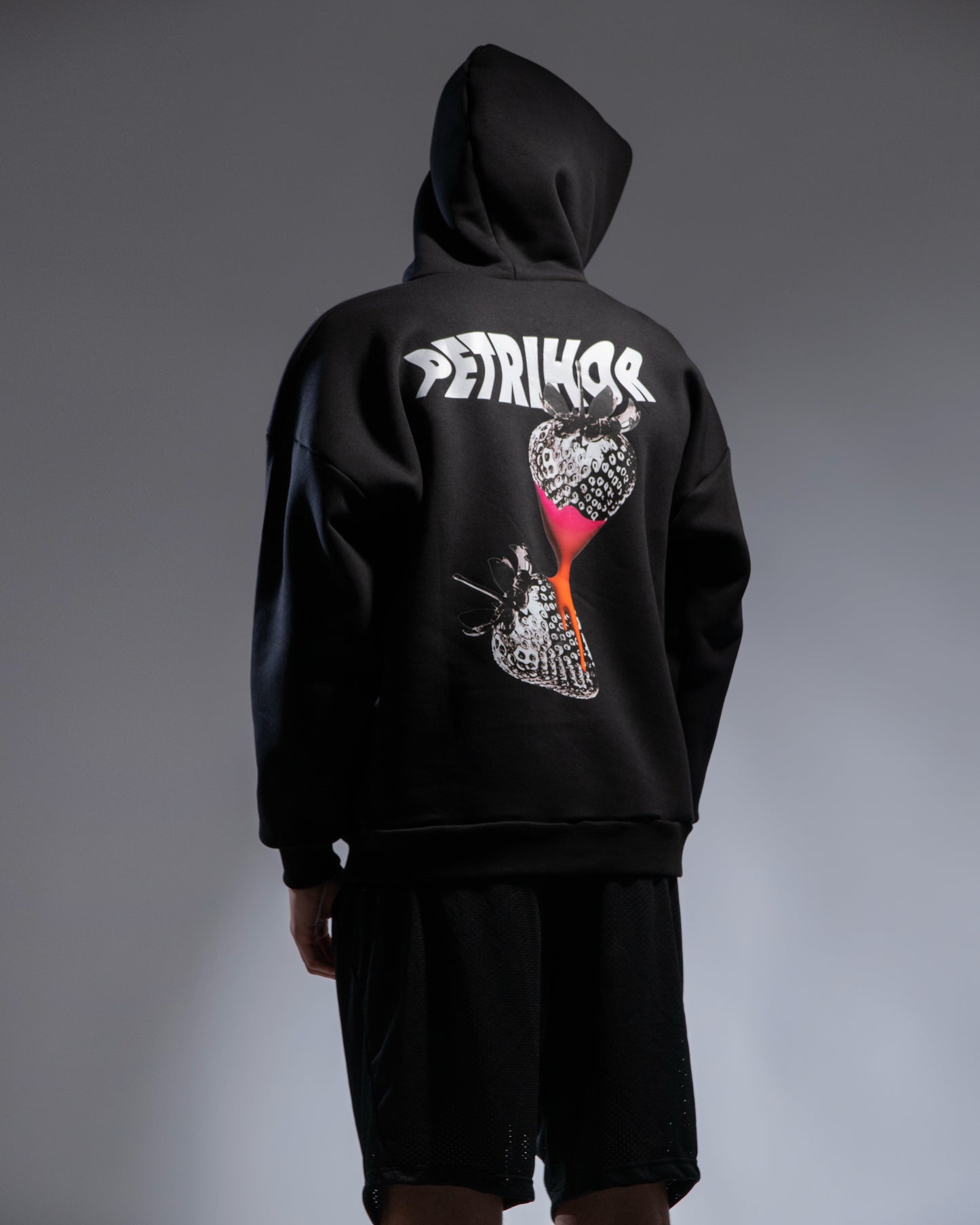 STRAWBERRY HOODIE BLACK
