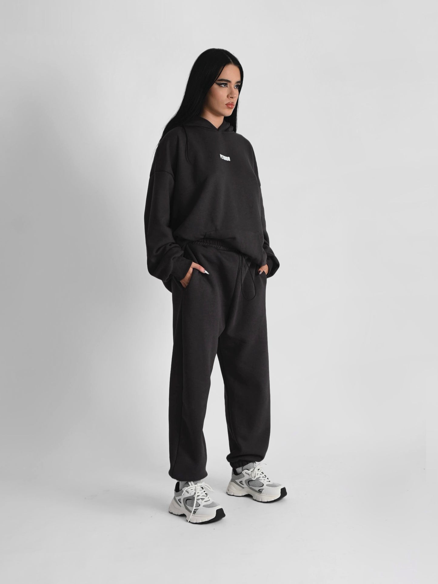''TRADEMARK'' sweatpants jogger in onyx
