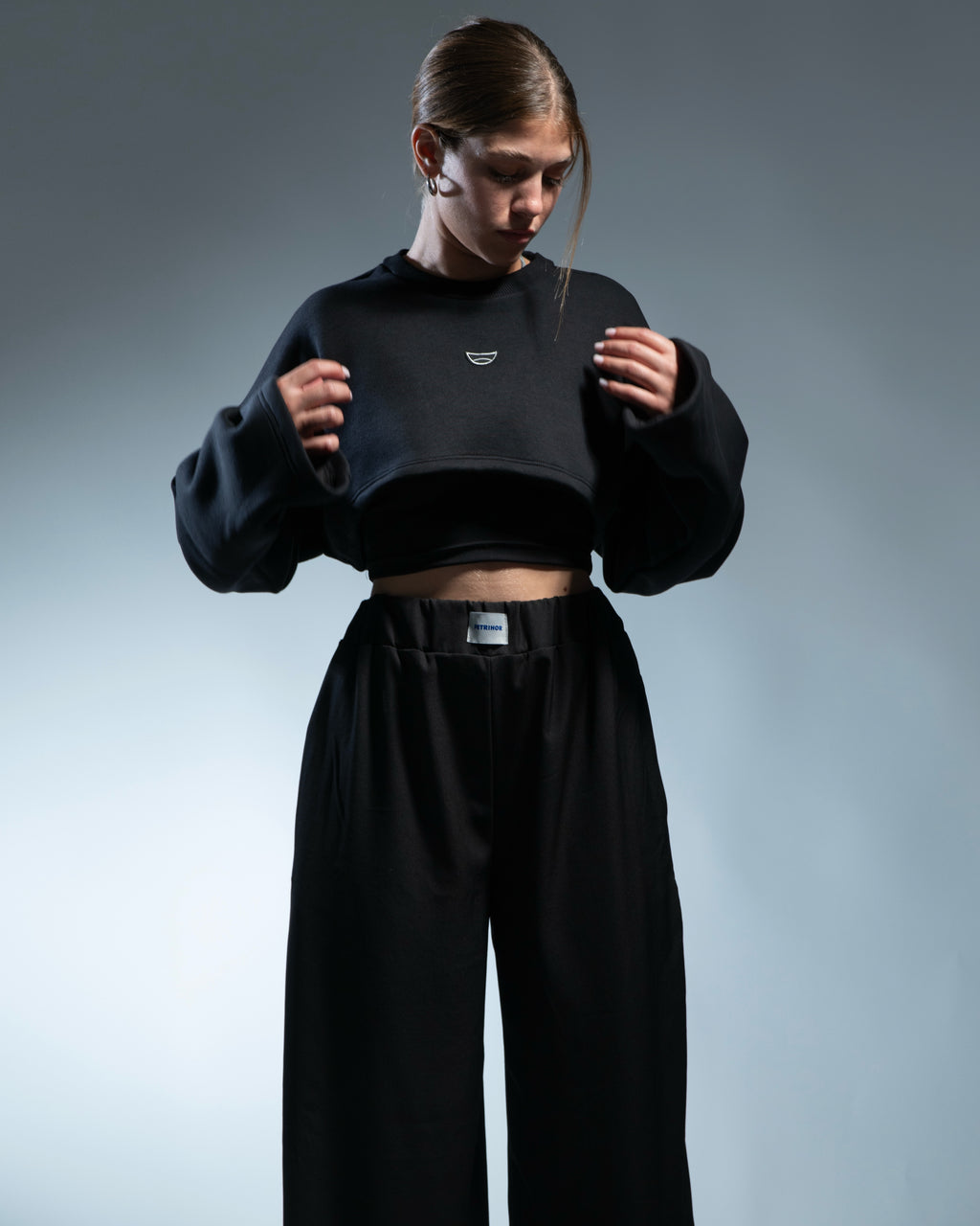 ''HUG'' DOUBLE LAYERED CREWNECK BLACK