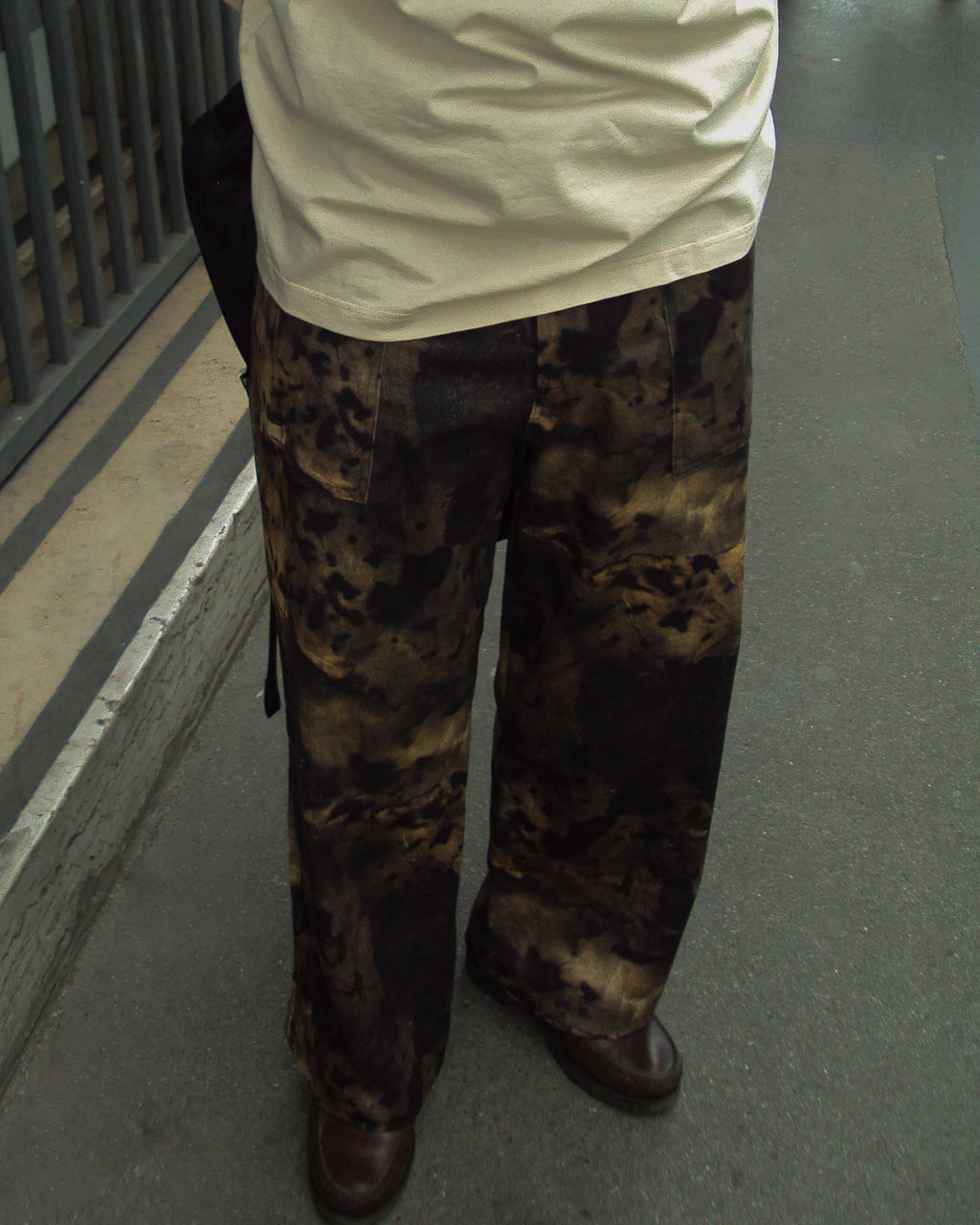 TREE STRAIGHT LEG TROUSER