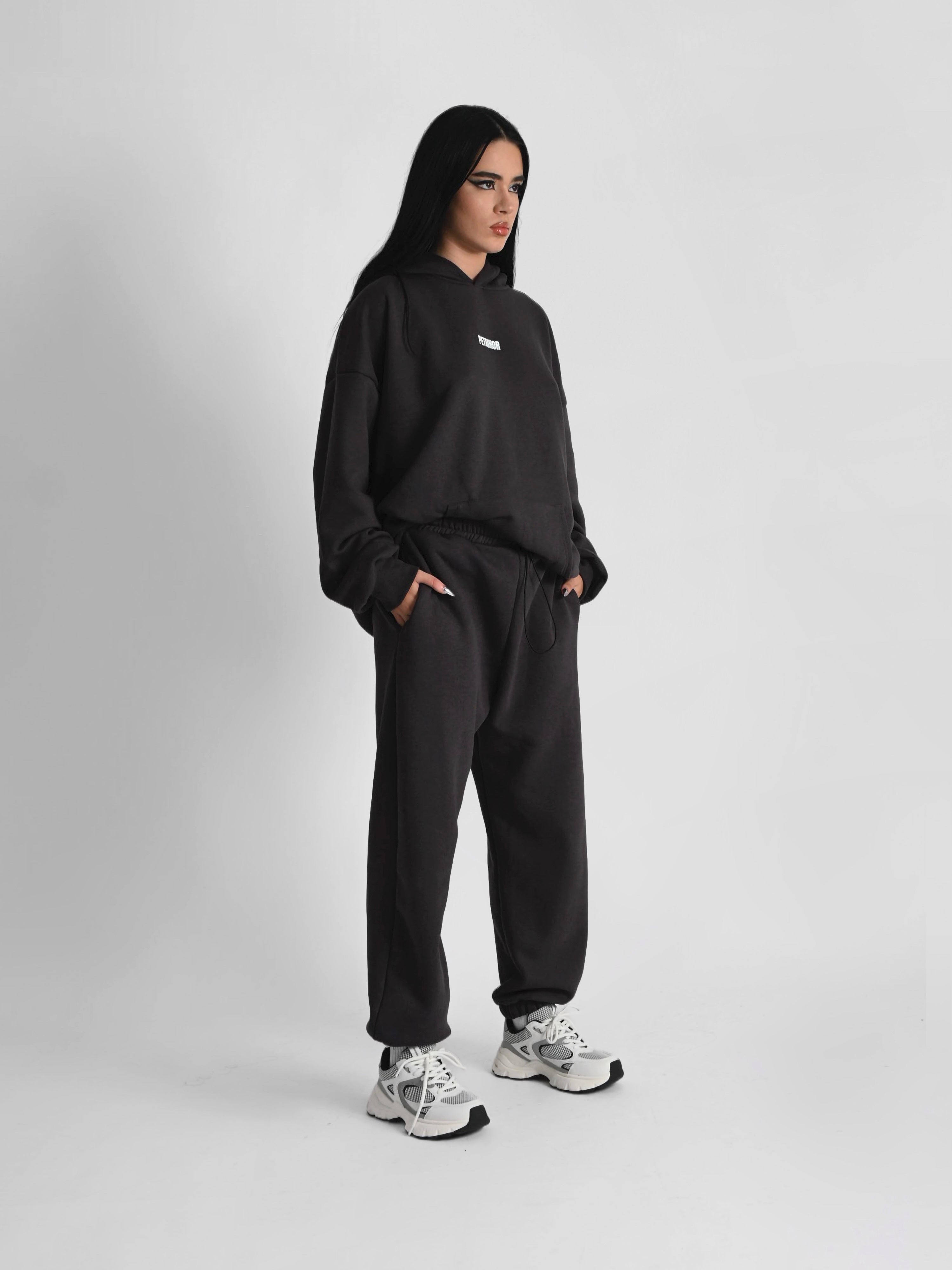 ''TRADEMARK'' sweatpants jogger in onyx
