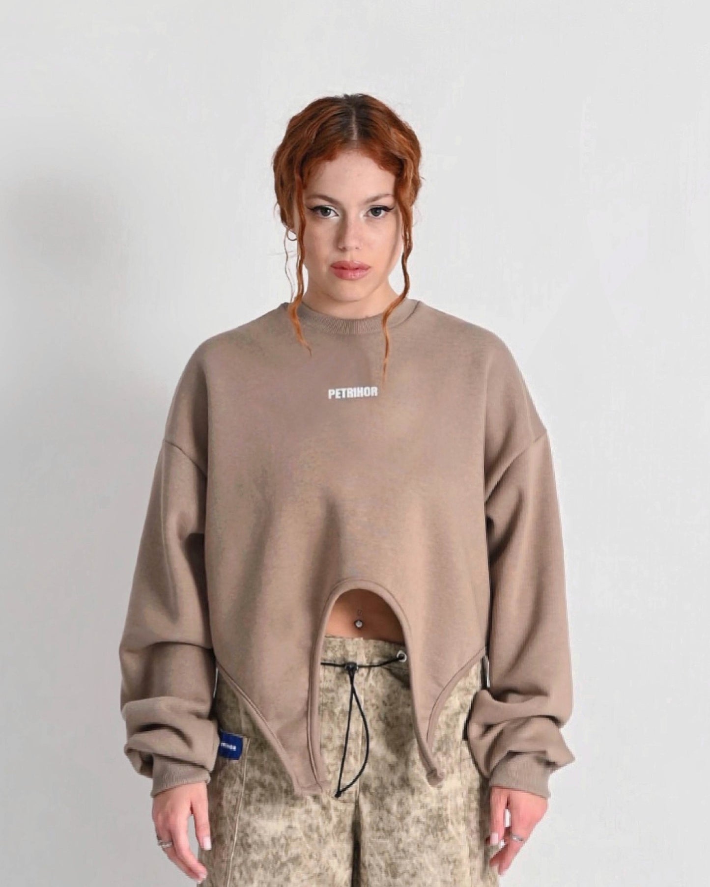 '' GARTER '' crewneck in cinereous